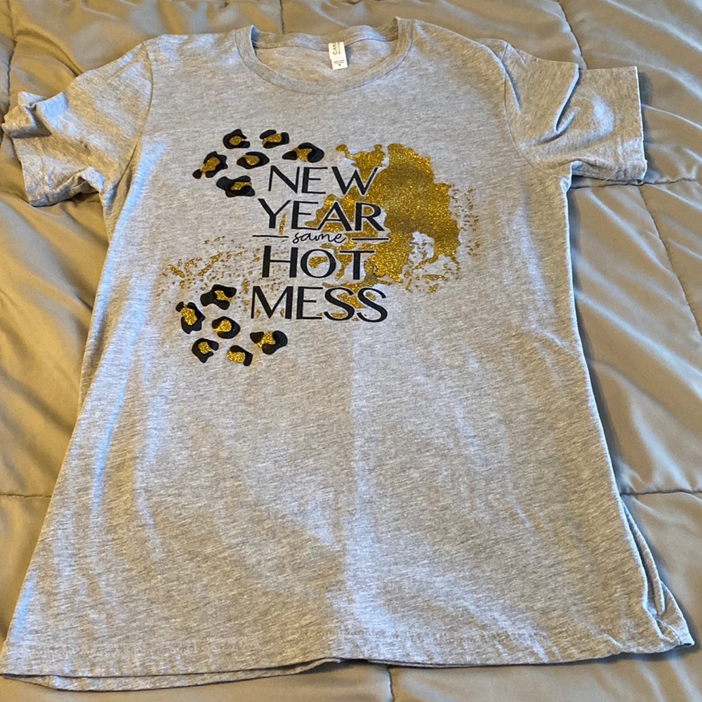 - Womens tee